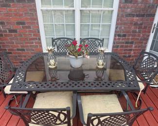 Outdoor dining table with 6 chairs 