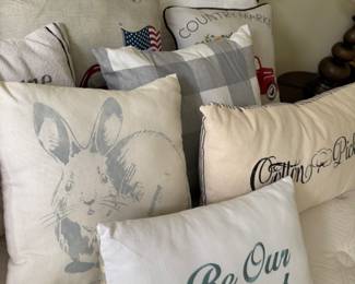 Decorative pillows 
