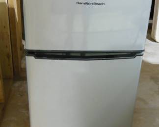 Hamilton Beach mini fridge