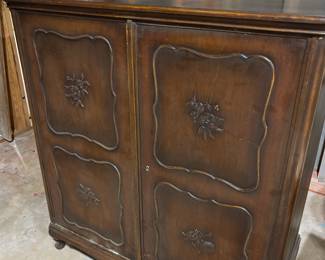 2 door cabinet