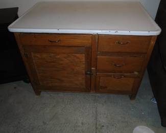 Vintage Washstand/cabinet