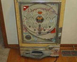 Pinko pinball machine (end of cord cut off)