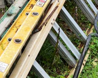 Aluminum ladders