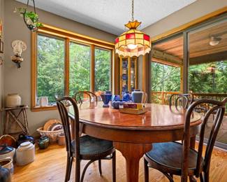 The Breakfast Nook is where you will find the Niloak Collection.  Photo by: Ginger Snapper Photography.