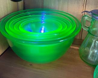 Nesting bowls