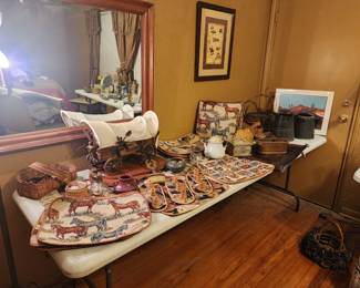 Lots of Western decor!
