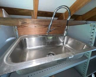 STAINLESS KITCHEN SINK