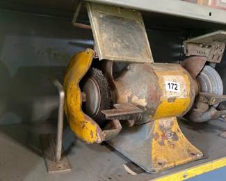 BENCH GRINDER AND VISE