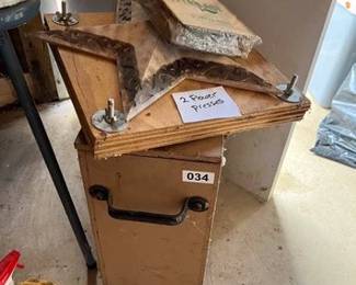 2 FLOWER PRESSES AND WOODEN ROLLING CHEST