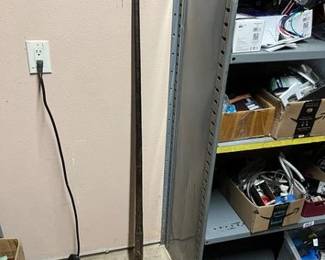 PRY BAR AND 3.5 VISE