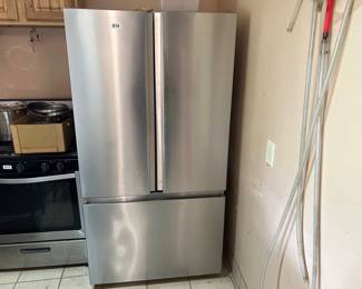 HISENSE REFRIGERATOR