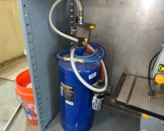 CENTRAL PNEUMATIC 40LB PORTABLE SODA BLASTER