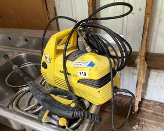 KARCHER POWER WASHER