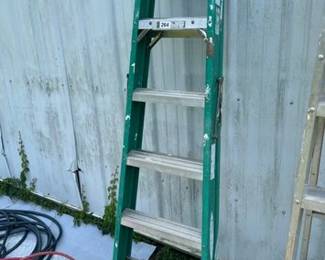GREEN FIBERGLASS 6FT WERNER LADDER