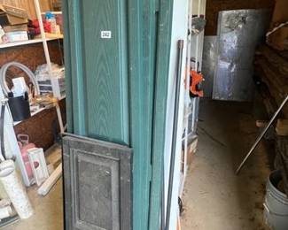 LOT OF PLASTIC SHUTTERS