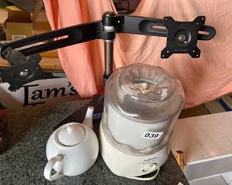 UISINART ICE CREAM MAKER, TEAPOT, AND DESK STAND