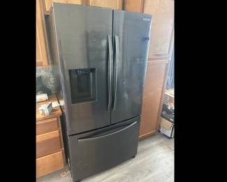 SAMSUNG REFRIGERATOR