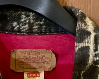 Black Levi’s denim Jacket
