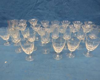 Lot 282. Glassware and crystalware