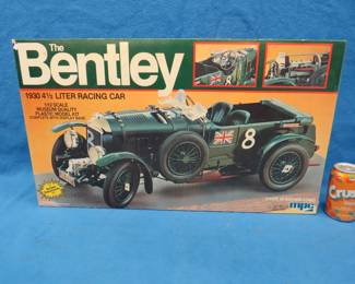 Lot 355. MPC 1:12 scale 1930 Bentley plastic model. All parts including the display base and instructions included.