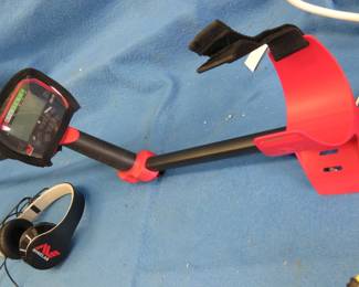 Lot 107. Gently used MineLab Vanquish 440 metal detector. Complete