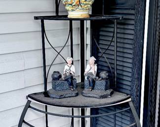 Bakers Rack and Décor 