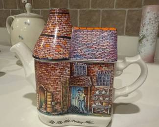 James Sadler "The Old Pottery" teapot 