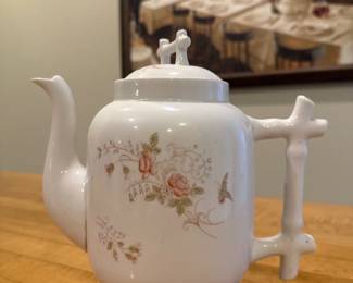 18th Century Chinese Export Floral Teapot 