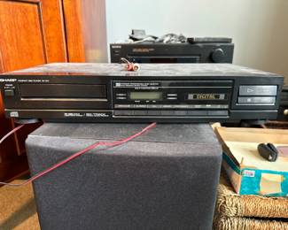 Sharp DX - 670 CD Player 