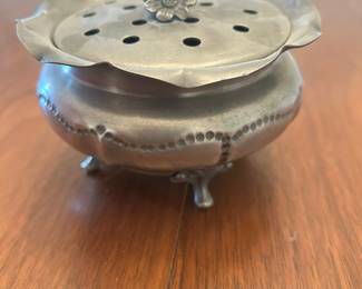 vintage 95% Peltro Pewter Sugar Bowl Flower Frog Tiger Lid 