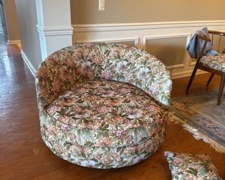 Mid Century Modern Round Upholstered Accent Chair 
