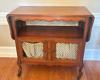 Kindel Grand Rapids Solid Cherry Wood Belvedere Server - Louis XV French Provincial Style 