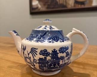 Blue Willow Teapot 