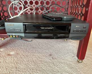 Toshiba M-649 Video Cassette Recorder