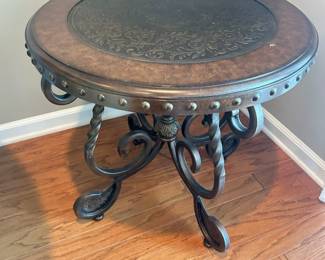 Ashley Rafferty Round End Table 
