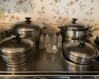 Rena cookware
