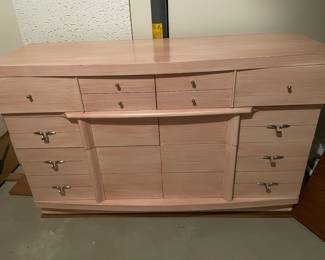 Vintage Kroehler dresser, has matching nightstand