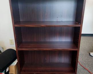 Bookcase With Adjustable Shelves