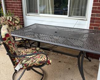 Hampton Bay outdoor table