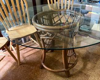 Rattan Glasstop table 