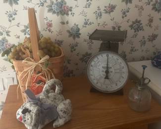 Scale, baskets, misc Knick knacks