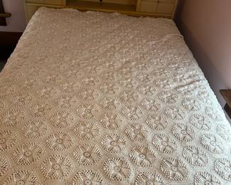 beautiful hand crocheted queen/maybe king bed spread