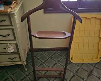 Valet Stand