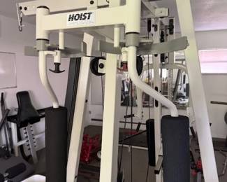 Hoist exercise machine