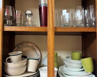Ordinary kitchen items, including Corelle