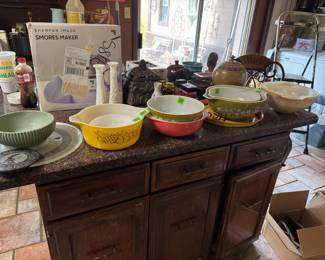 Assorted Pyrex Mixing Bowls