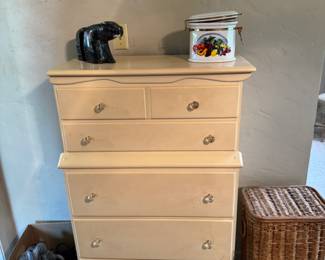 Vintage Dresser w Dovetail Joints