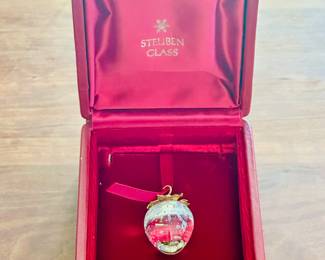 Steuben crystal and gold "pendant"