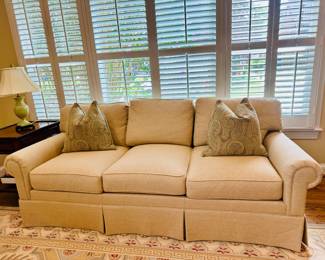 Kellogg Collection / Hickory White Rolled Arm Sofa