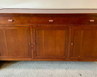 Grange dresser